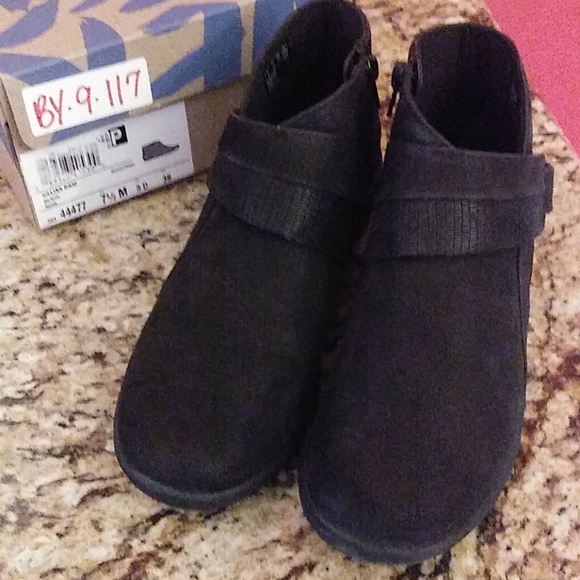 clarks cloudstepper boots